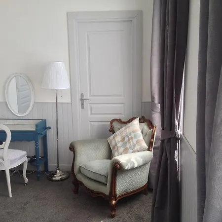 Le Petit Dragon Rouge *