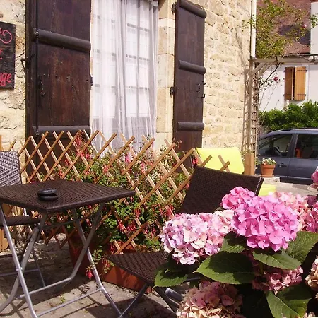Le Petit Dragon Rouge Guest house *